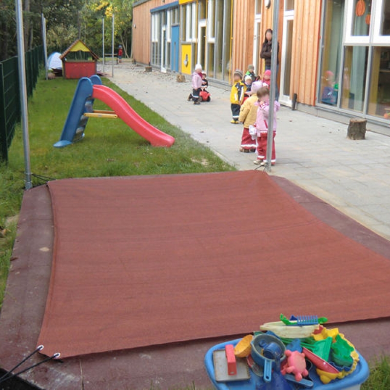 Sandkastenabdeckung geschlossen